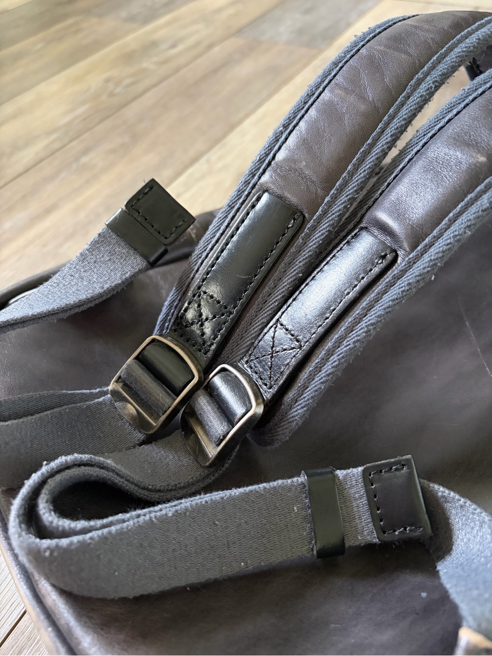 Old Trend Sun Wing Genuine Leather Backpack - Picture 8 of 15